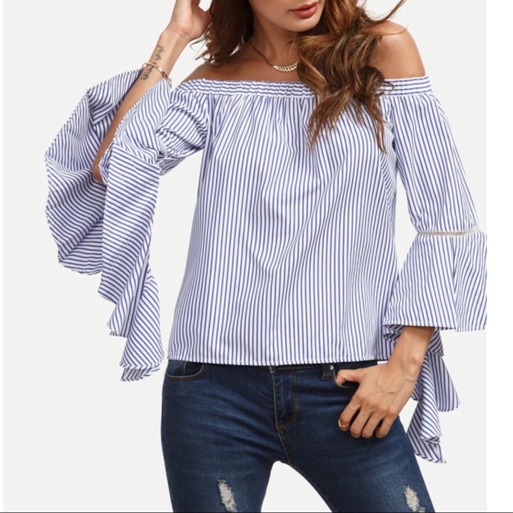Off the shoulder oversized sleeves top